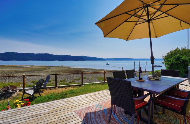 CanalFront Haven with Gorgeous Waterview, Hot Tub and EV Charger