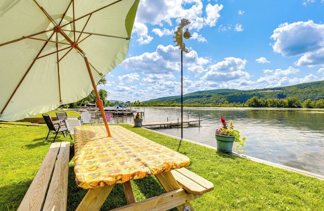 Canandaigua Lakefront Gem w/ Dock & Boat Slip