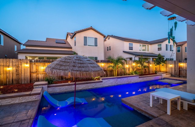 CANCUN RESORT STYLE HOME/POOL/ AMBIENT LIGHTING