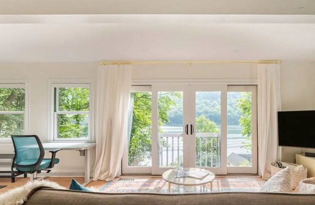 Candlewood Cabin - with Private Waterfront