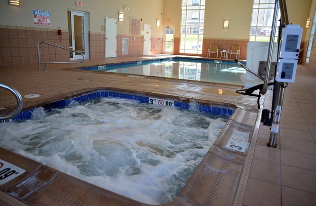 Candlewood Suites Youngstown W I-80 Niles Area by IHG