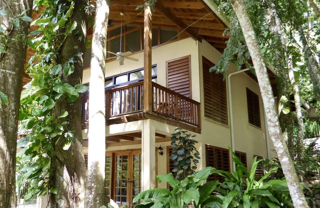 Cangrejal River Lodge in Pico Bonito, am Rio Cangrejal, Schwimmbad