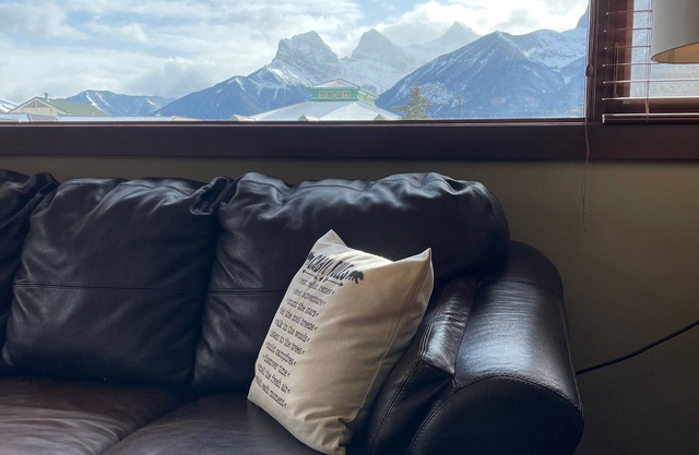 Canmore Mountain View Vermietung im Zentrum der Stadt - 2br 2bath