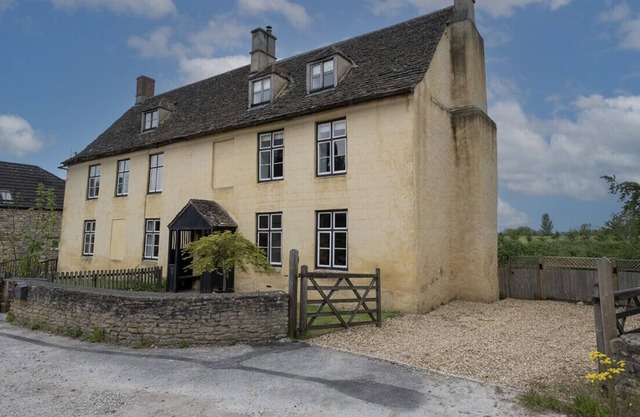 Canons Court Lodge - Beautiful Cotswold Edge Country Home