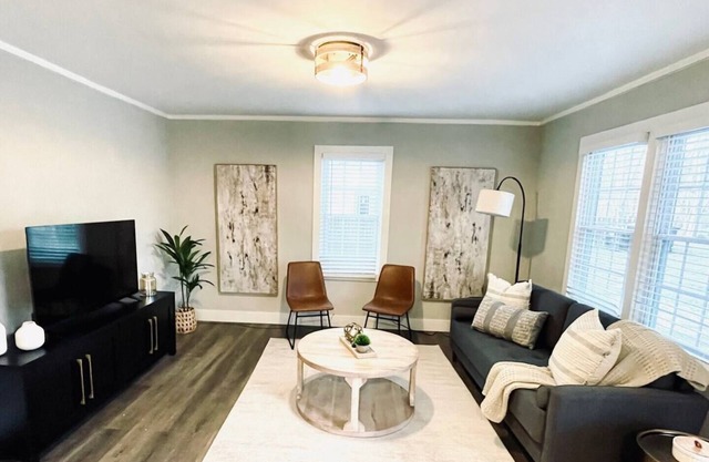 Canton Charmer - Modern 2BR Bungalow