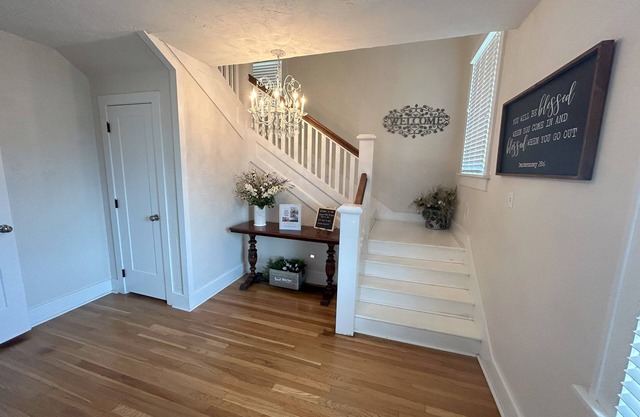 Canyon Main Street Oasis: Spacious 6-bedroom home w/WiFi, Minutes to Palo Duro