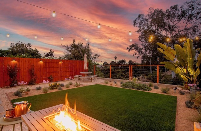 Canyon Oasis- Close to Beaches