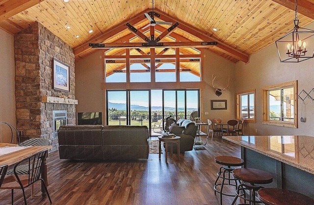 Canyon Pines Retreat | Vom deck rutschen | Whirlpool | Atemberaubender Ausblick
