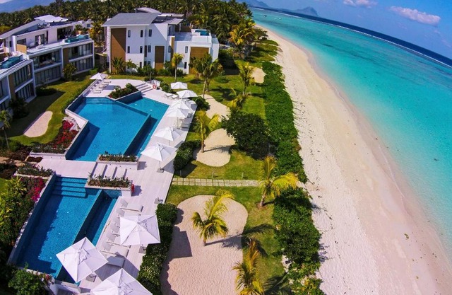 Cap Ouest Beachfront Luxury Penthouse & Apartment