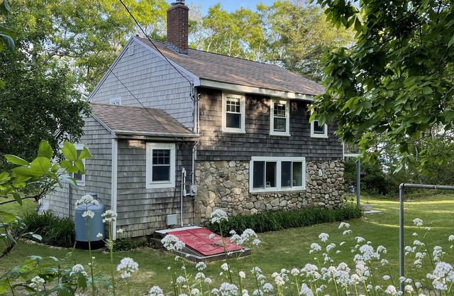 Cape Cod Bay Oceanfront Cottage Fabulous Views 600 ft of private beach