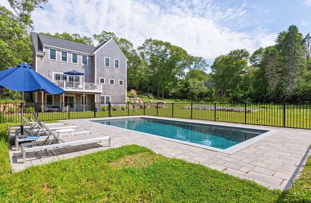 Cape Cod Luxe in Barnstable Village: Saltwater Pool, 2 Suites, Bunks & Family Fun!