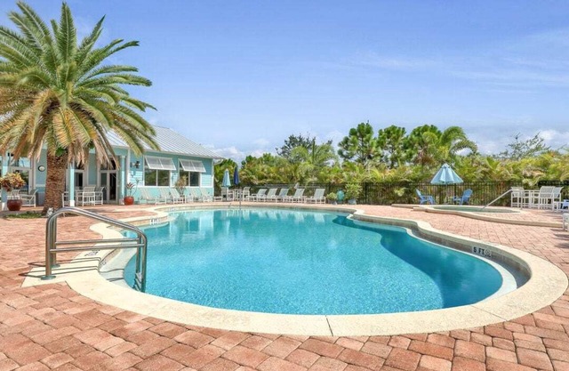 🌴Cape Crossing Dreams w/ Hot Tub, Pool, Gym & Sauna near the Beach!