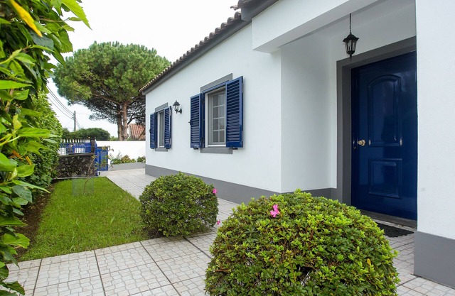 Capelas Blue, Relax & Fun, Up to 14 Guest!