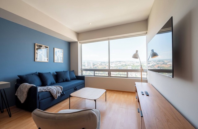 Capitalia - Luxurious Urban Retreat