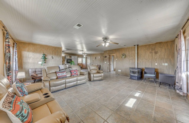 Capitan Vacation Rental w/ Grill, Near Ruidoso!