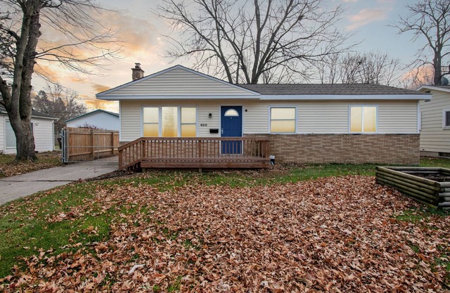 Capitol City Ranch: Deck, Grill, Park & Air Hockey