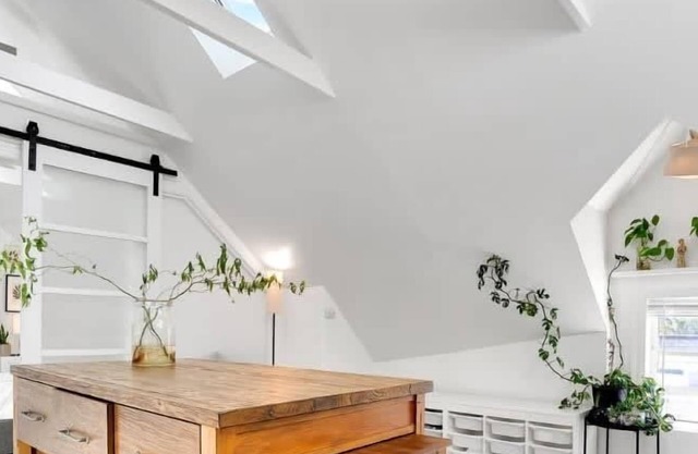 Capitola Village Work-Live Loft - Pet Friendly