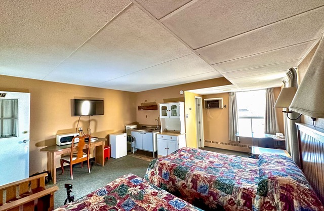 Capone's Hideaway Motel