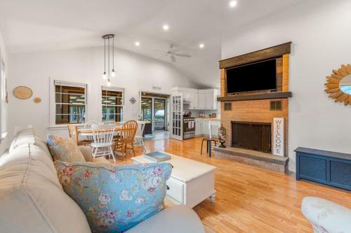 Cappawack Cottage - Charming 3 BDR with Fire Pit