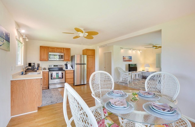 Captain Cook Home on Quiet 3 Acres w/ Fruit Trees