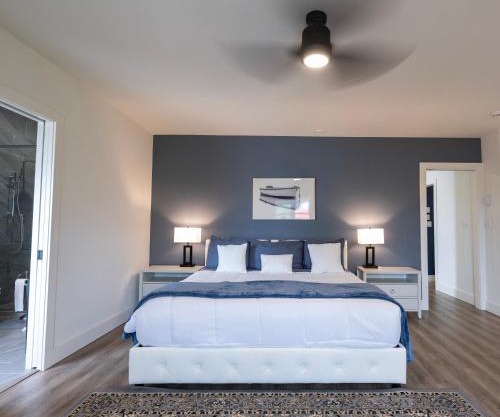Captain Dan's Sunset Suite