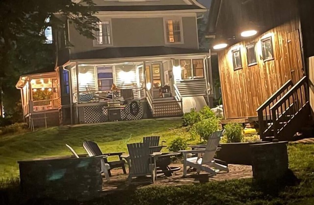 Captain House in Black Rock-Academic Rental