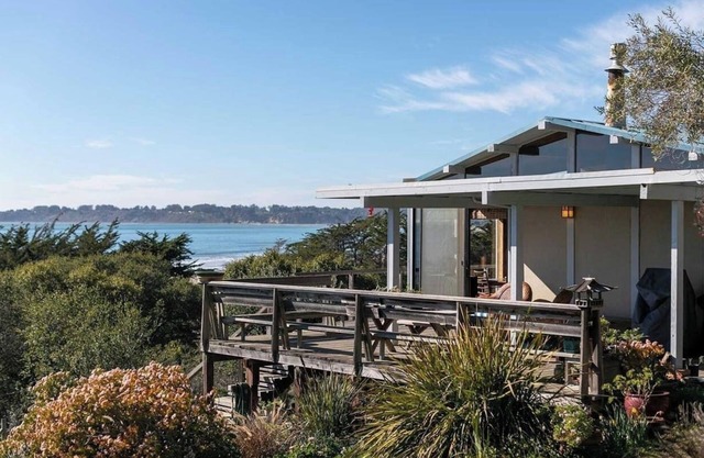 Captain John's Hideaway