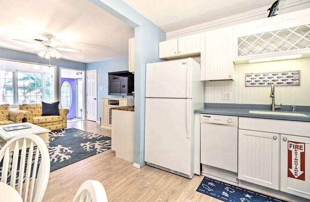 Captain's Quaders 2 Bedroom Home by RedAwning