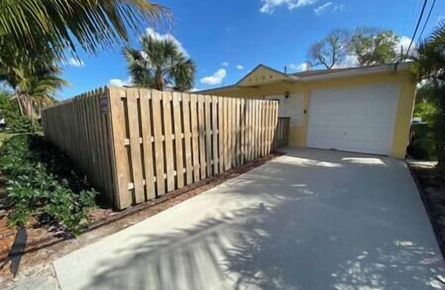 Captain's Quarters, Fort Lauderdale, FL