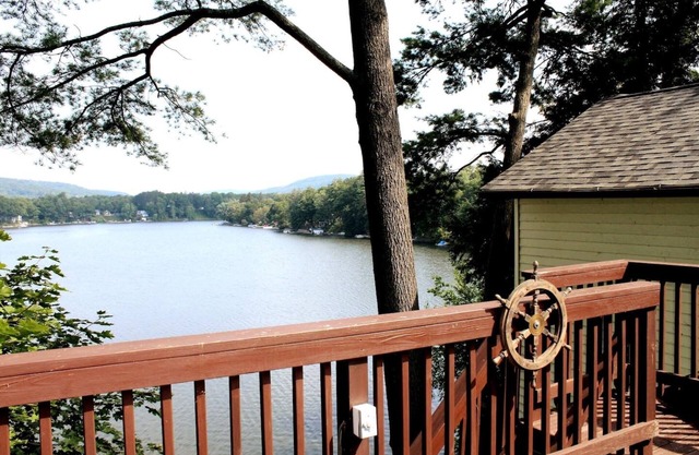 Captain's Quarters -Goodyear Lake near Cooperstown