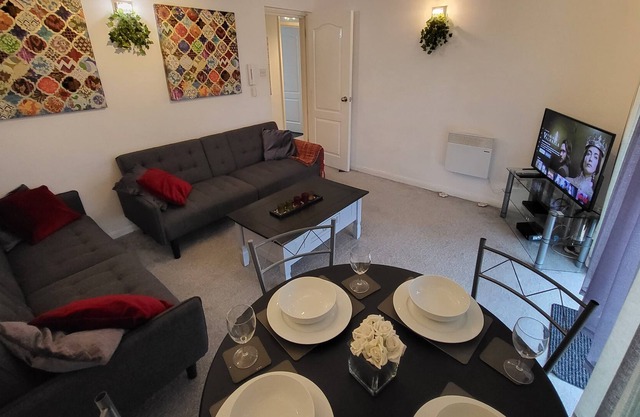 Captivating 2-Bed Apartment in Southend-on-Sea