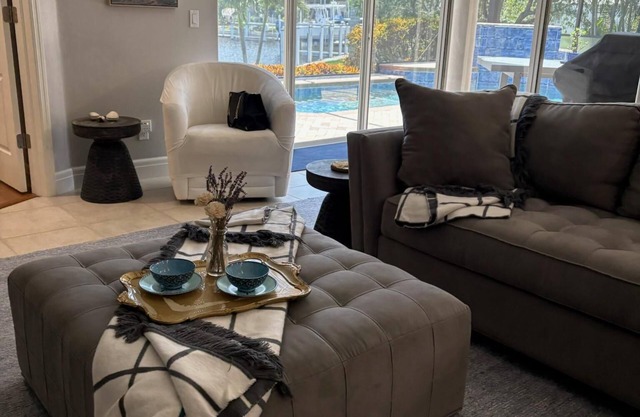 Captivating 3bed/2.5baths with personal pool & lakeview in Punta Gorda!