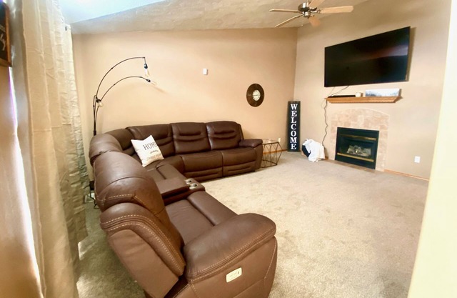 ***Captivating Twin Home on quiet street close to lots of attractions***