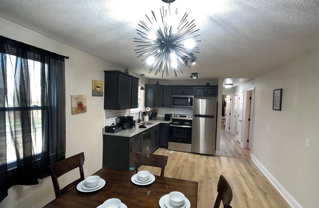 Carbon Ridge 300mbps WiFi - Dog Friendly