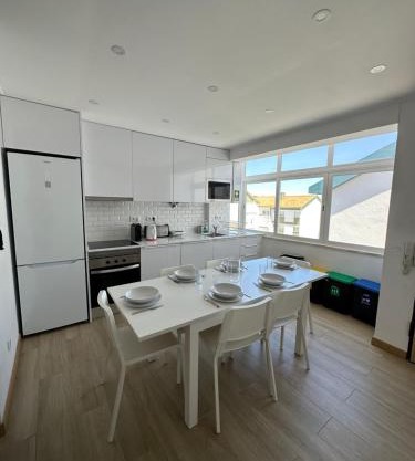 Carcavelos Beach Shared Serviced Apartment 12