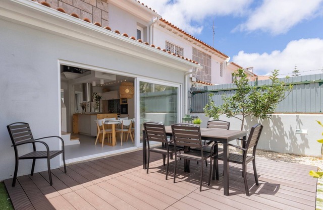 Carcavelos Sunny Retreat 1 by LovelyStay