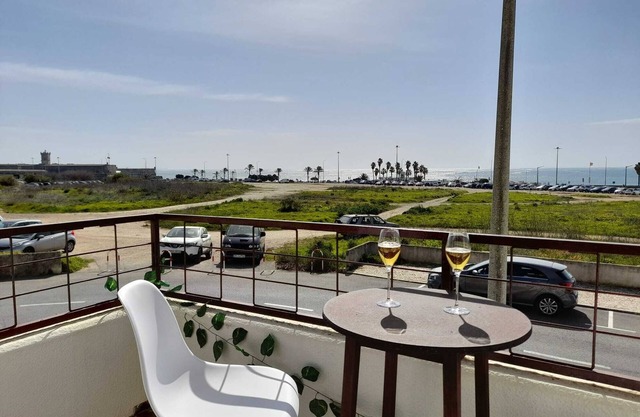 Carcavelos Surf Beach House