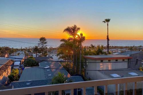 Cardiff Retreat with Game Room and Deck, Near Beach