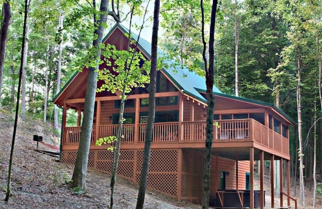 Kardinal Hütte in Hummingbird Hills (Hocking Hills Bereich)