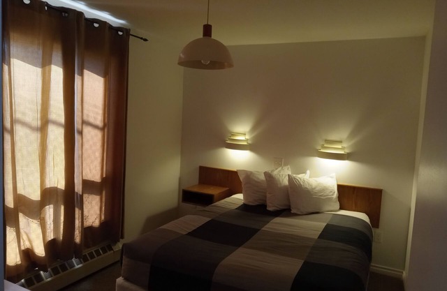 Cardston Inn