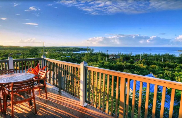 Caribbean and Atlantic Ocean Views / Near Twin Cove Beach / Garden Oasis Vibe.