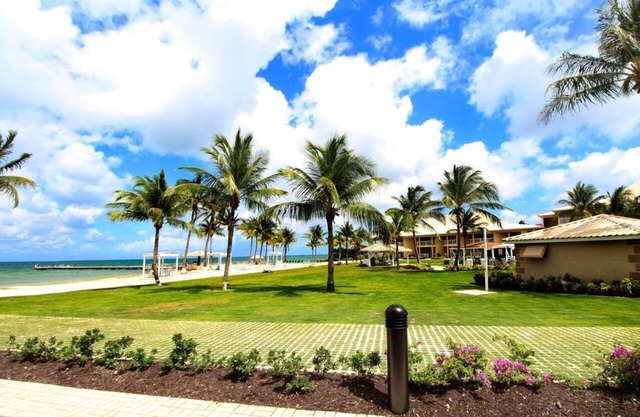 Caribbean Gem! 4 Island View Units, Steps to North Sound Golf Club! Outdoor Pool