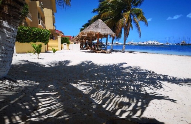 Karibisches Meer wartet auf Sie mit einer Ermäßigung mit Eigentumswohnung am Strand und Pools
