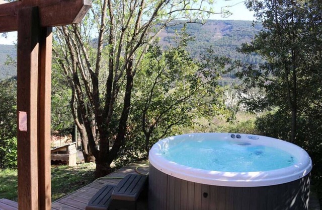 CARIGNAN: Ferienhaus 5 für 75 m2 gepflegten Garten 4000m2 im Regional Park