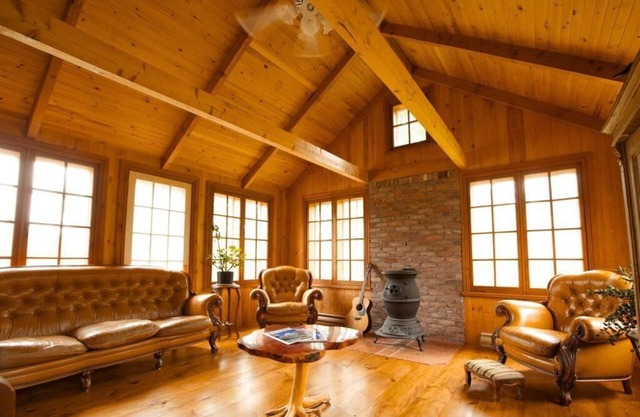 Carlos House / directly on the river 160 year old country house.