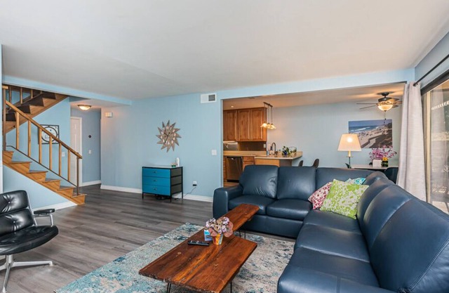 Carlsbad Townhome Minutes to The Beach - Perfect Location for Your Next Getaway!