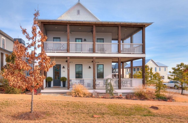 Geräumiges Ferienhaus in Carlton Landing mit Blick auf den Eufaula-See im zweiten Stock!