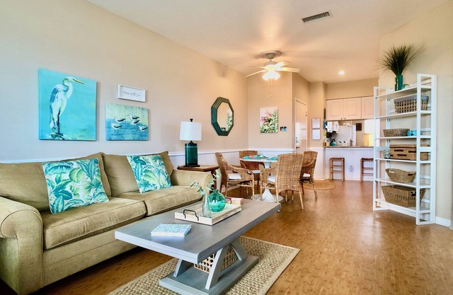 "Carmel" deluxe 1st-floor 2-bedrm condo by pool, pond & beach