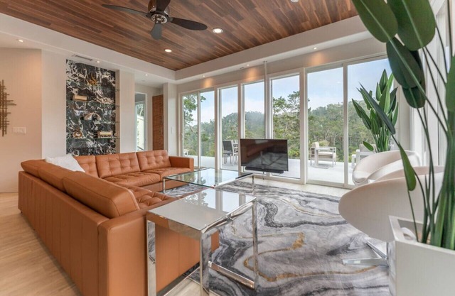 Carmel Hideaway - Modern Luxury
