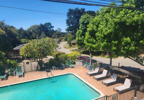 Carmel River Inn & Cottages